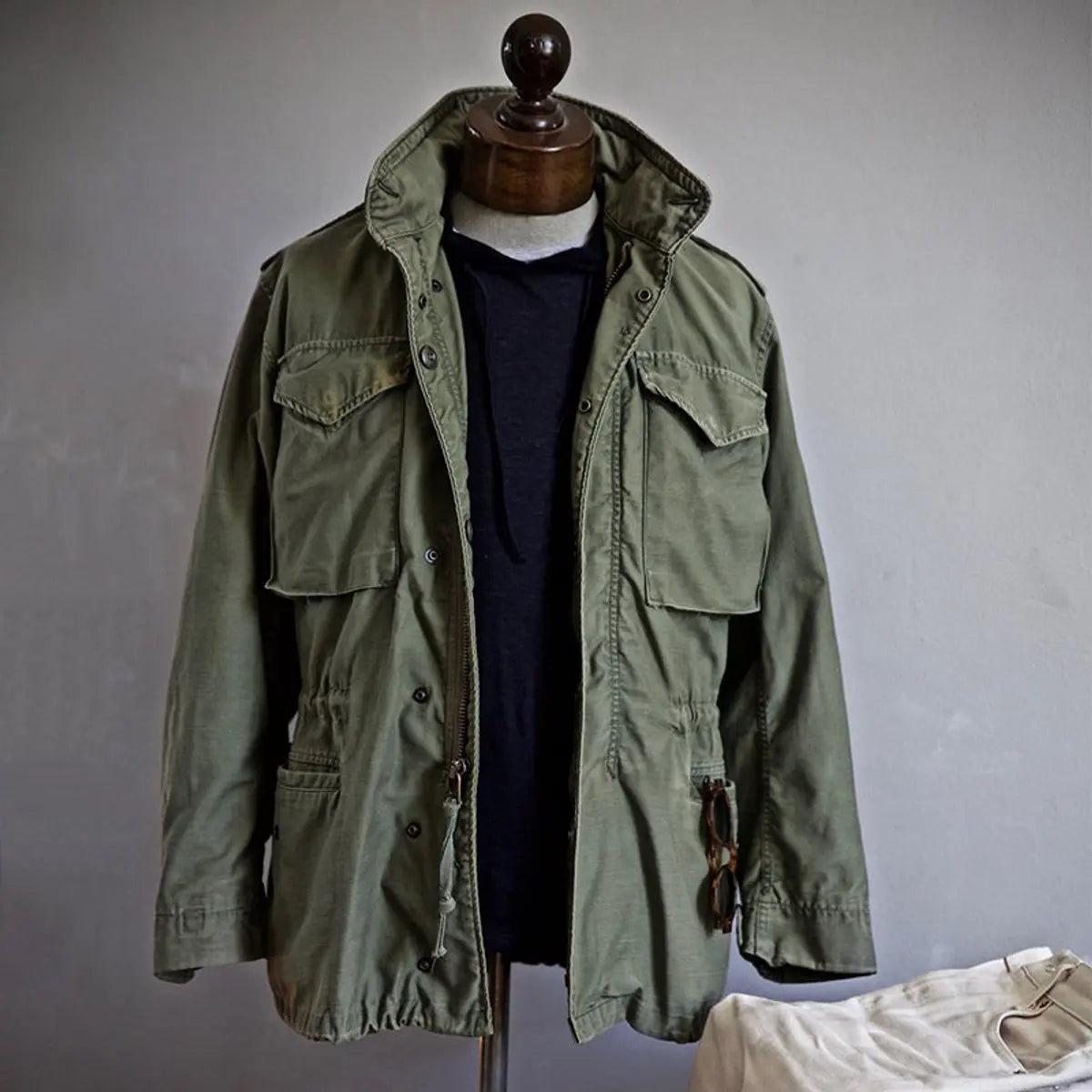 Utility Jacket for Men with Adjustable Waist & Multiple Pockets – Hip-Length Outdoor Coat | Thomler