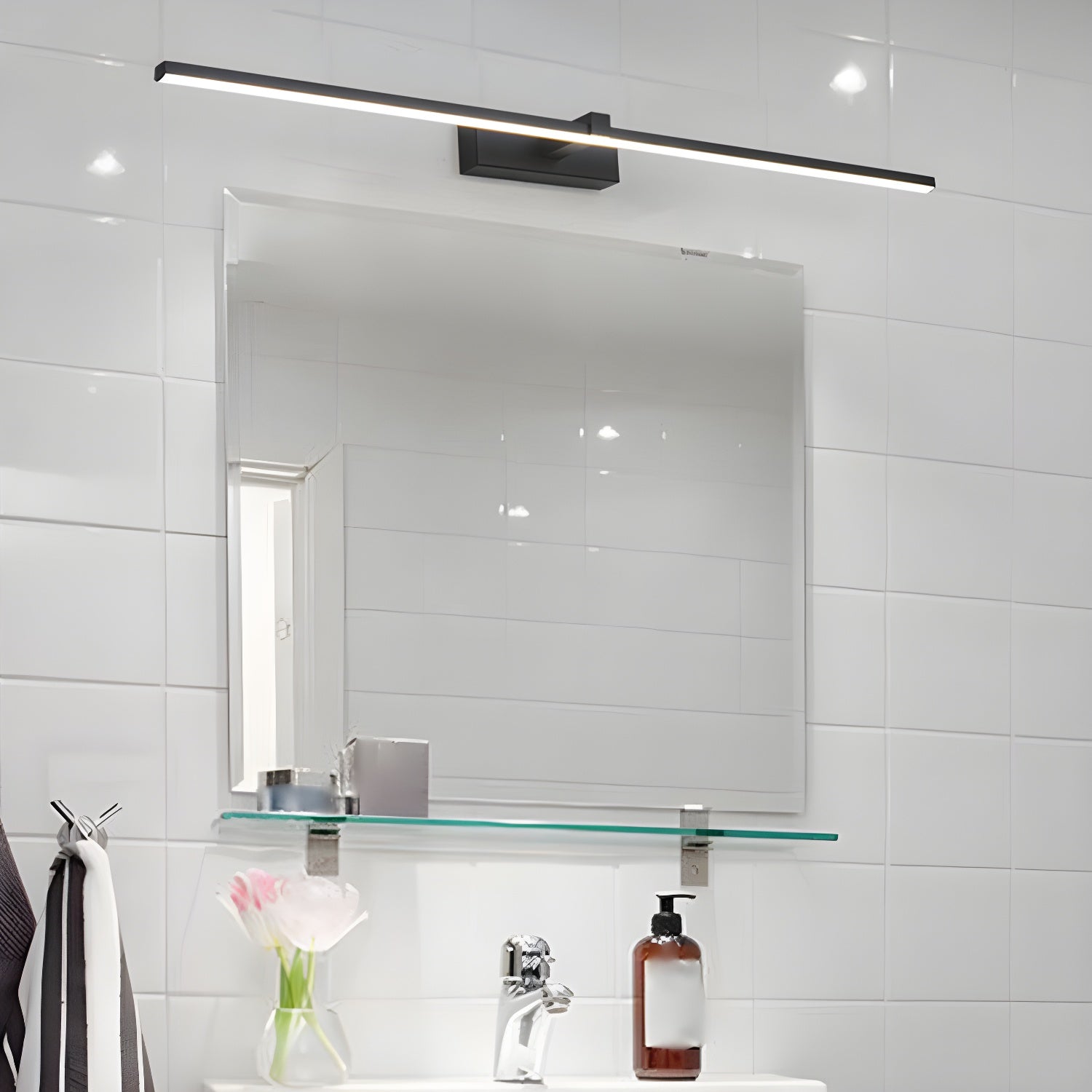 Metal Linear Wall Light Aluminum 15.7 in 1-Light Black Bathroom Vanity Lighting | Thomler