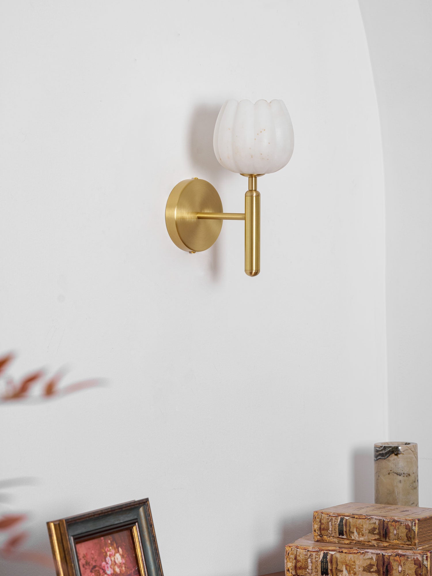 Brass Wall Sconce 12.2 in LED Indoor Alabaster Flower Decorative Lighting | Thomler