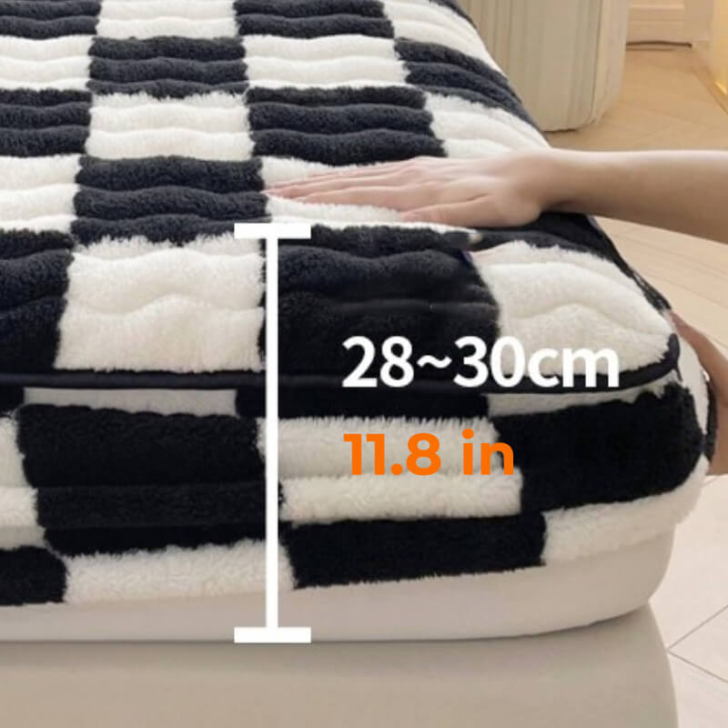 Plush Fitted Sheet Cover with Grid Pattern – Soft Velvet Bed Topper for Twin Full Queen King – Pet-Safe Elastic Mattress Protector for | Thomler