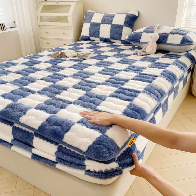 Plush Fitted Sheet Cover with Grid Pattern – Soft Velvet Bed Topper for Twin Full Queen King – Pet-Safe Elastic Mattress Protector for | Thomler