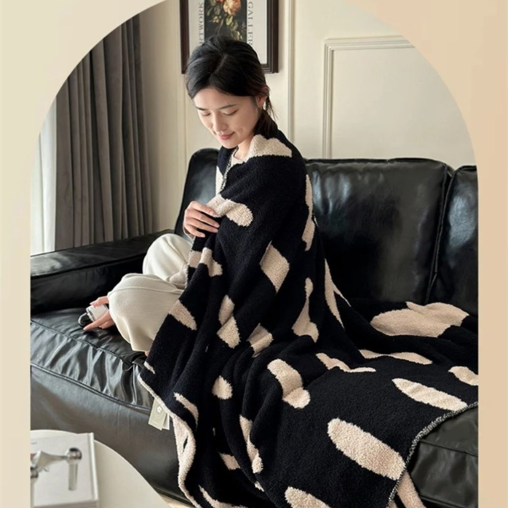 Circle-Print Fleece Throw Blanket – Reversible Black & White – 51×67 Inches | Thomler