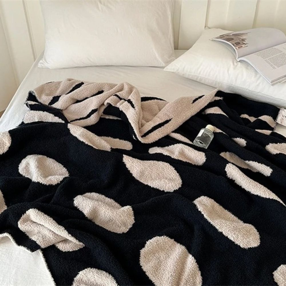 Circle-Print Fleece Throw Blanket – Reversible Black & White – 51×67 Inches | Thomler
