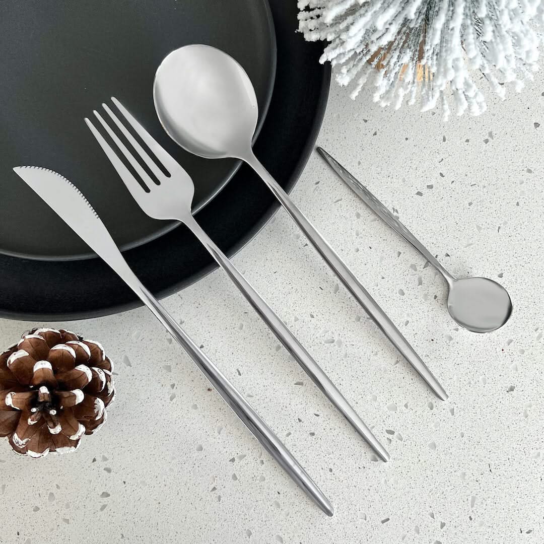 18/10 Stainless Steel Flatware Service for One – Includes Knife, Fork, Spoon & Teaspoon for Daily Use, Gatherings, Weddings & Special Meals | Thomler