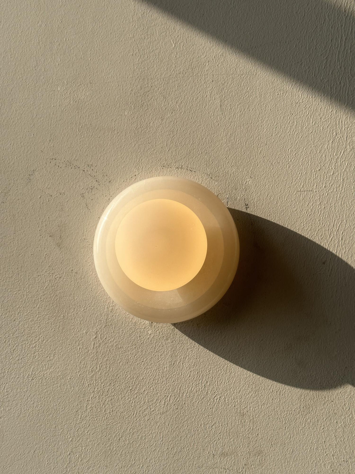 Natural Stone Sconce with Translucent Glass Shade – Indoor Decorative Lighting for Bedroom, Living Room & Hallway | Thomler