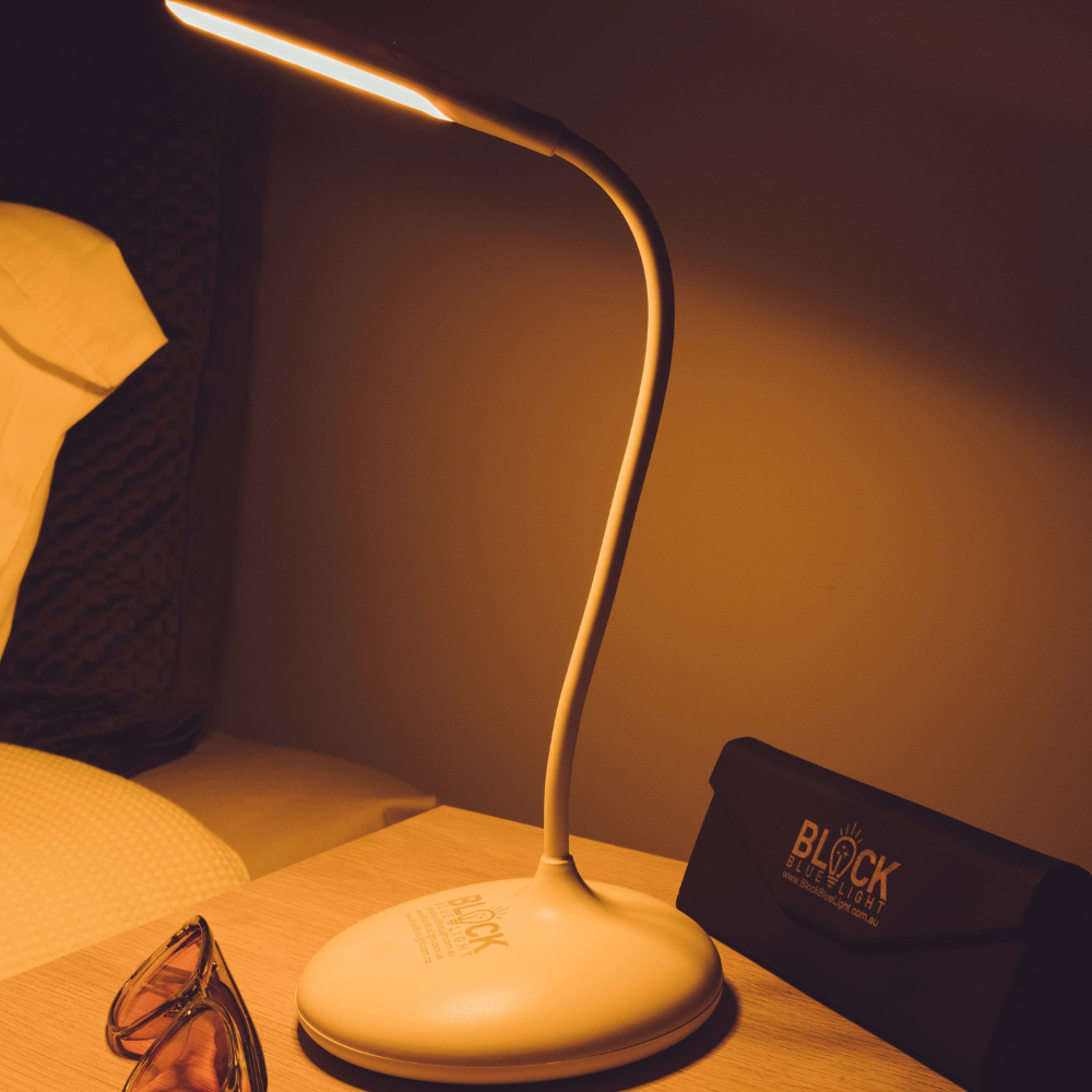 Rechargeable Amber Reading Light with Flexible Gooseneck | Blue-Free LED Desk & Bedside Lamp for Sleep Support | 3 Brightness Settings | Thomler
