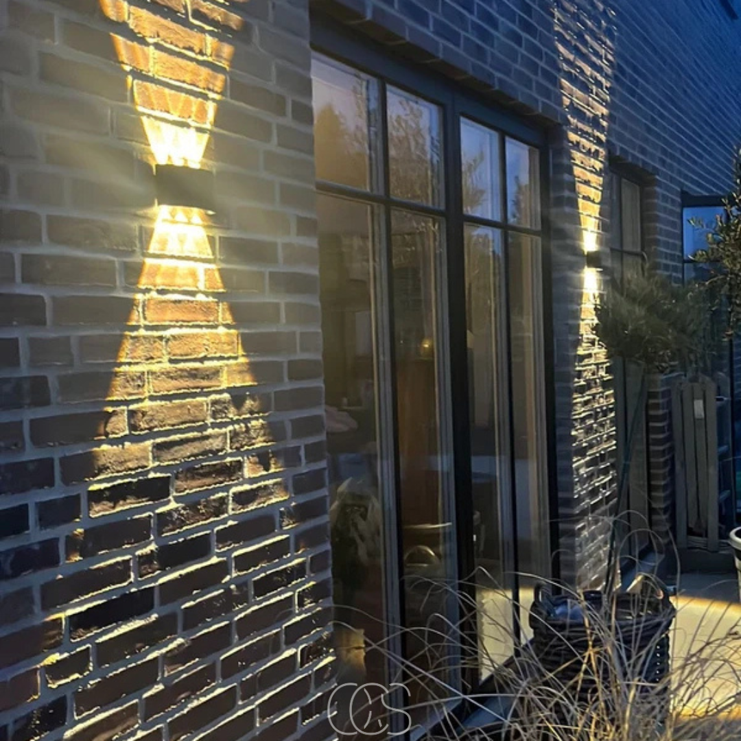 Dual-Beam Outdoor Wall Light – Sandblasted Aluminum – IP65 Weatherproof for Porch, Patio & Garden | Thomler