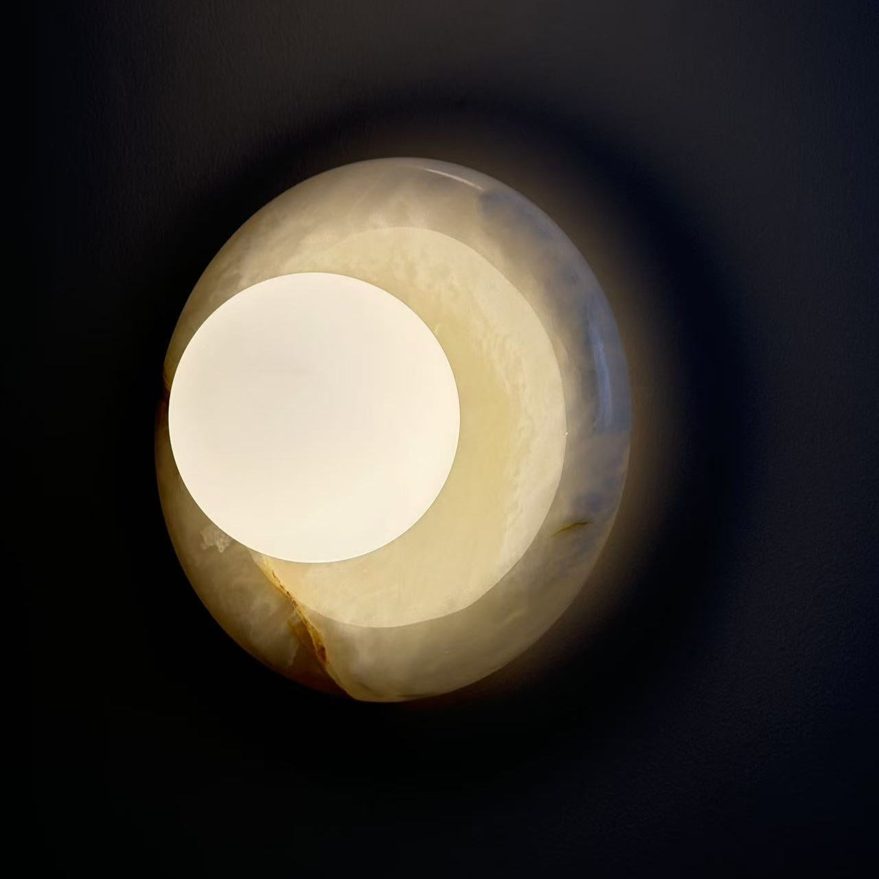 Round Glass Wall Sconce with Curved Marble Backplate for Living Room, Bedroom & Hallway – Hardwired Modern Indoor Light Fixture | Thomler