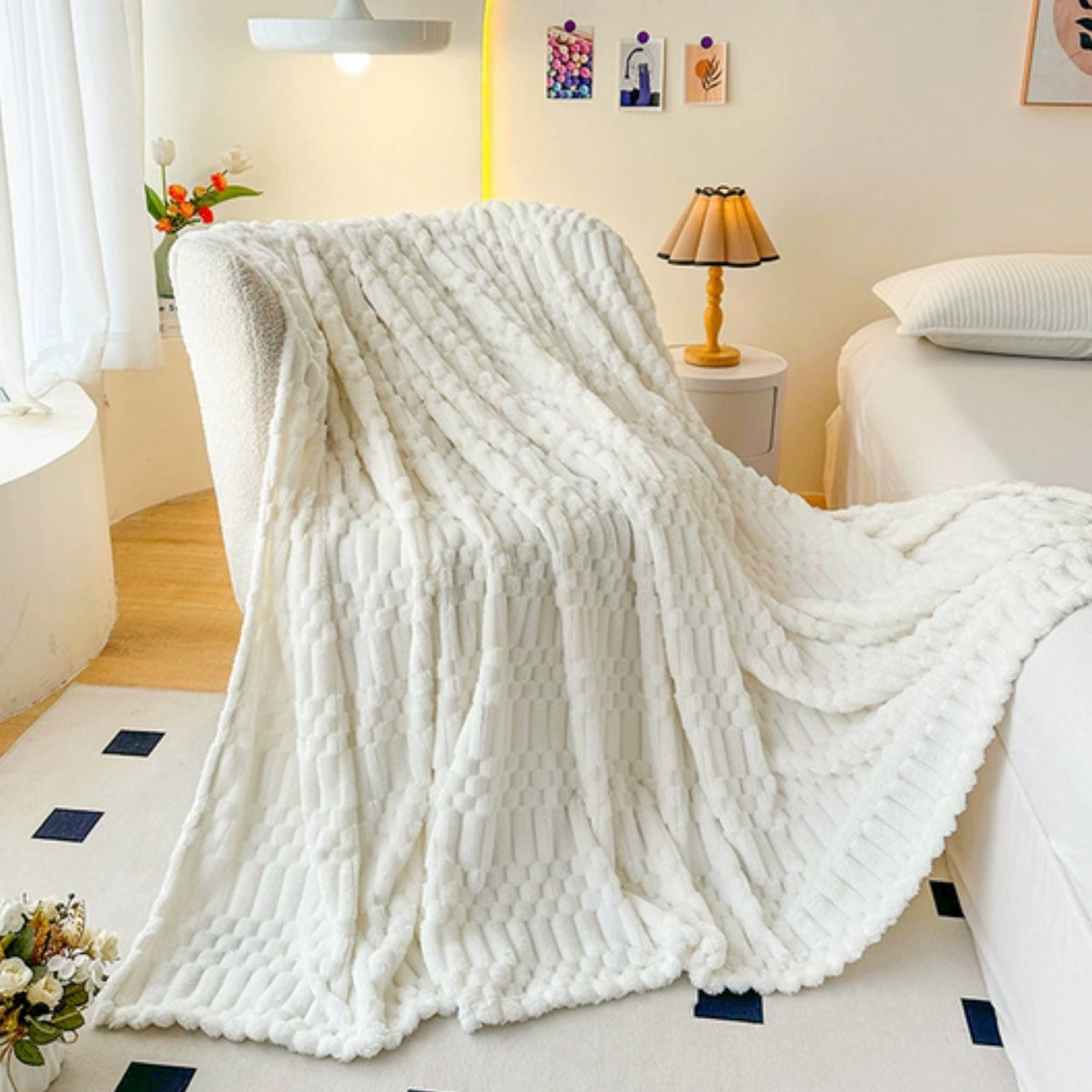 Textured Microfiber Throw Blanket – Plush Pebble Weave for Couch & Bed – Soft Warm Layer for Living Room, Bedroom & Reading Nook | Thomler