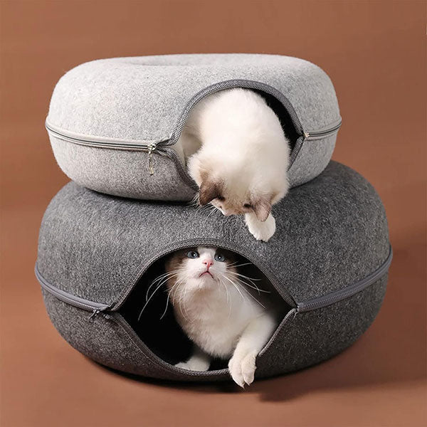 Enclosed Cat Bed Cave with Peek-a-Boo Hole – Soft Plush Igloo Den for Hideaway Sleep & Play | Thomler