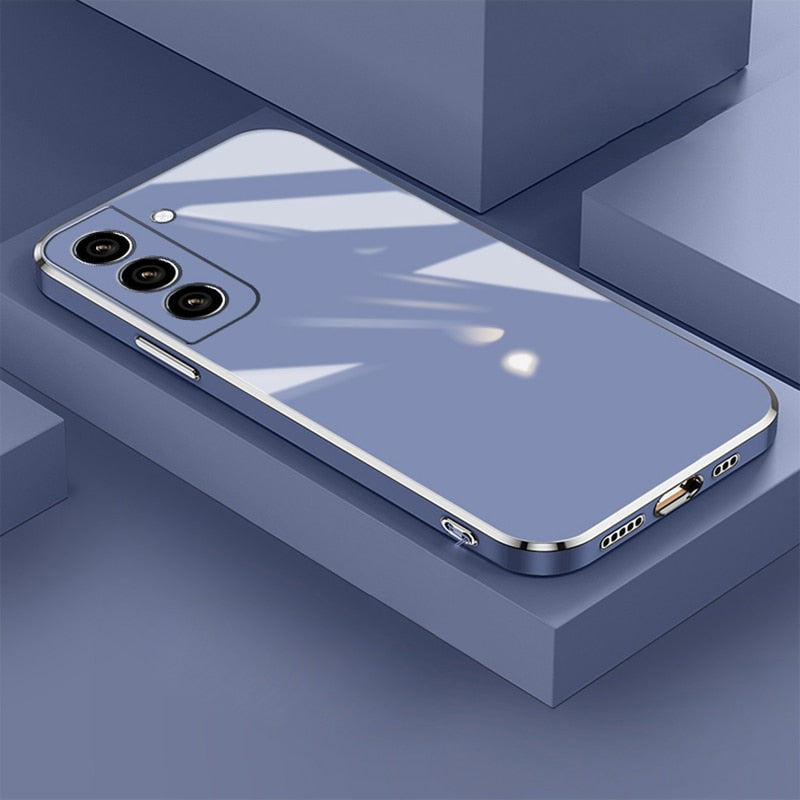 Metallic-Trimmed TPU Phone Case for Samsung Galaxy – Slim Protection with Gold Accents & Scratch-Resistant Microfiber Interior | Thomler