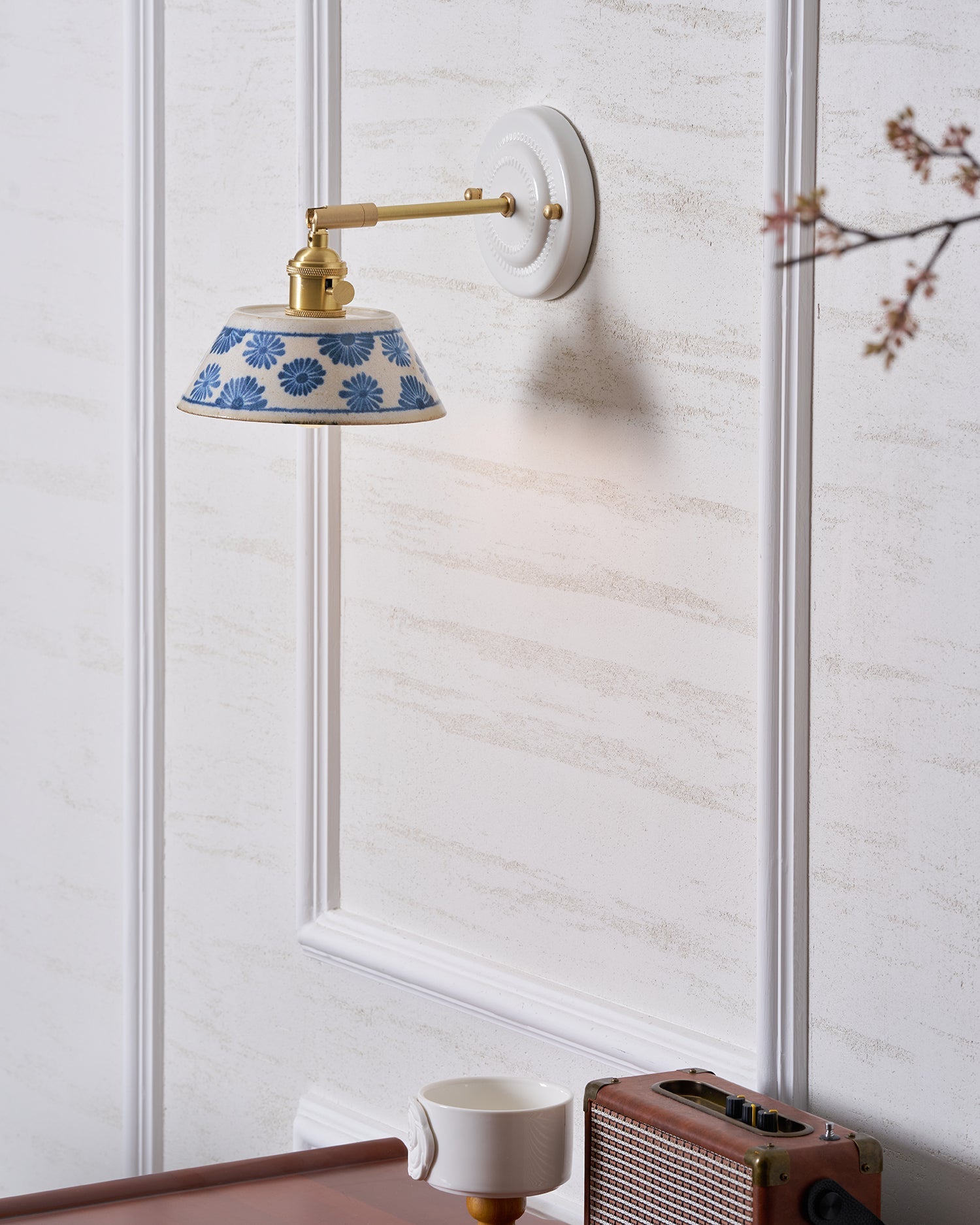 Wall Lamp Ceramic 6.7 in Blue White Brass Accent Bathroom Hallway Reading Light | Thomler