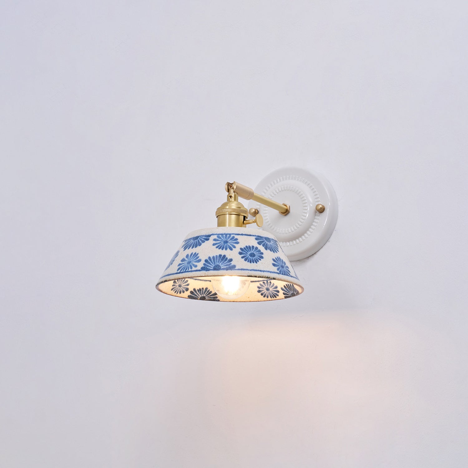 Wall Lamp Ceramic 6.7 in Blue White Brass Accent Bathroom Hallway Reading Light | Thomler