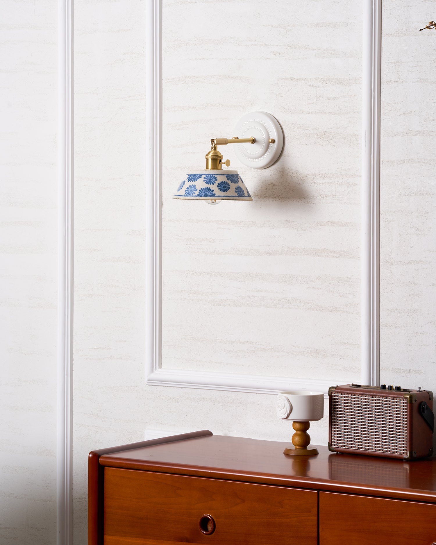 Wall Lamp Ceramic 6.7 in Blue White Brass Accent Bathroom Hallway Reading Light | Thomler