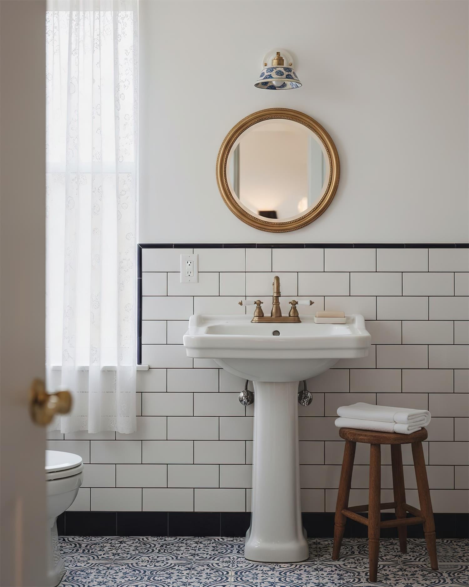 Wall Lamp Ceramic 6.7 in Blue White Brass Accent Bathroom Hallway Reading Light | Thomler