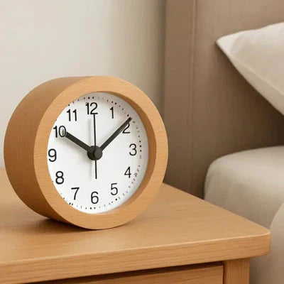 Lautloser Holz-Wecker mit LED-Nachtlicht – Buchenholz, kein Ticken, mit Snooze