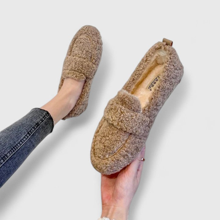 Women's Wool-Lined Slippers for Winter – Cozy Indoor-Outdoor Loafer Style House Shoes with Non-Slip Rubber Sole | Thomler