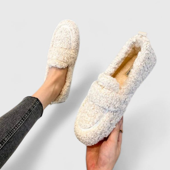 Women's Wool-Lined Slippers for Winter – Cozy Indoor-Outdoor Loafer Style House Shoes with Non-Slip Rubber Sole | Thomler