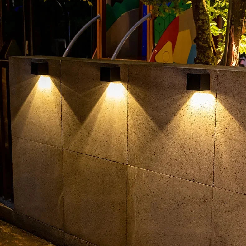 Compact Solar-Powered Wall Sconce for Outdoor Fence & Patio Lighting | Thomler