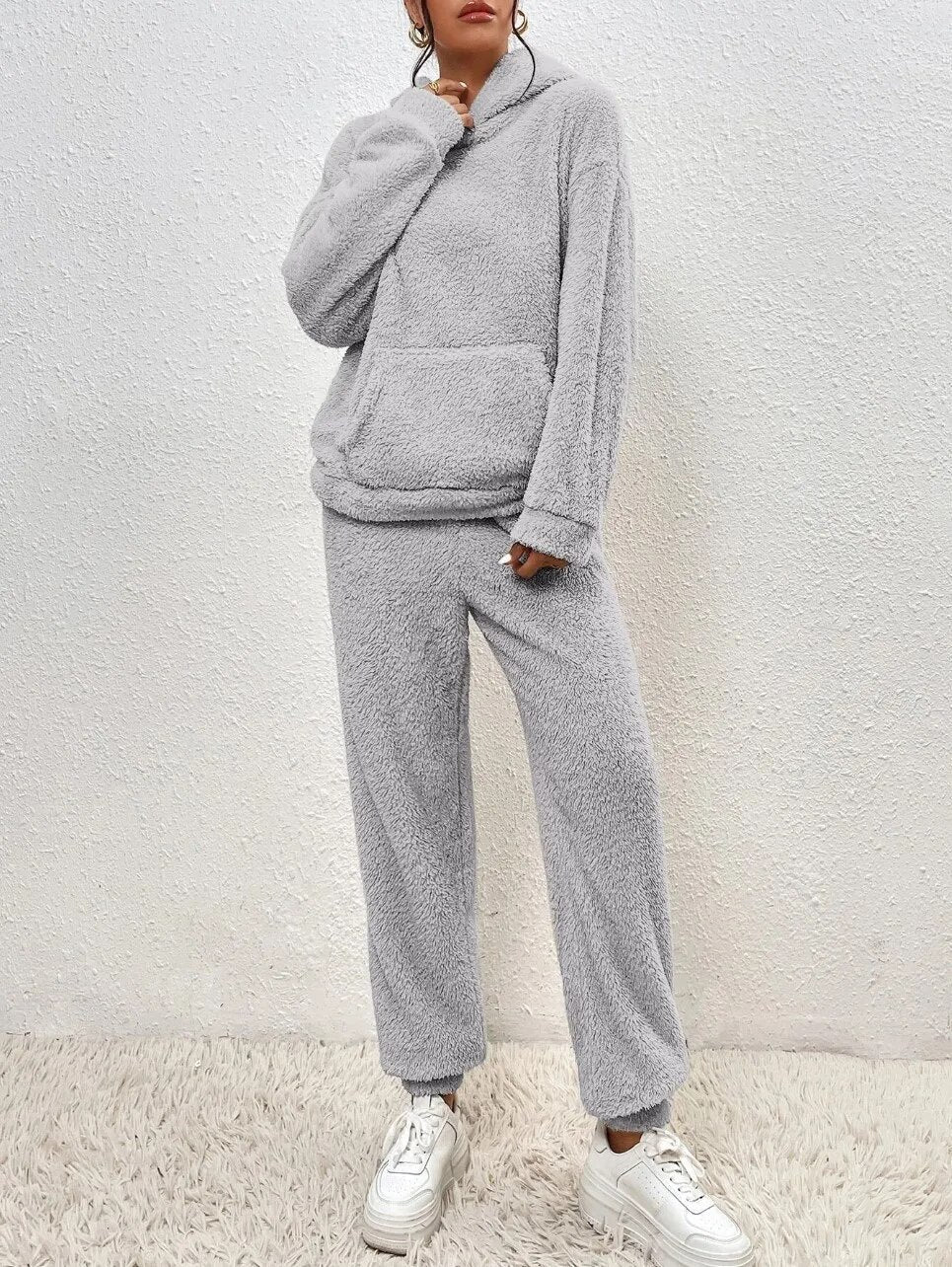 Hooded Teddy Fleece Loungewear Set for Women – Two-Piece Oversized Sweatsuit with Pocket – Cozy Winter Homewear Outfit | Thomler