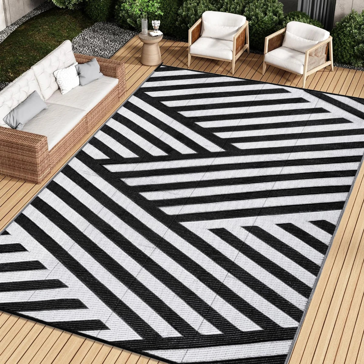 Reversible Polypropylene Outdoor Rug – Waterproof Woven Patio Mat for Deck, Garden & Picnic Use | Thomler