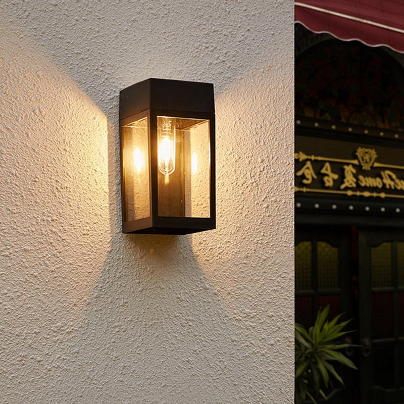 Solar Fence Light with Dusk-to-Dawn Sensor for Outdoor Pathways | Thomler