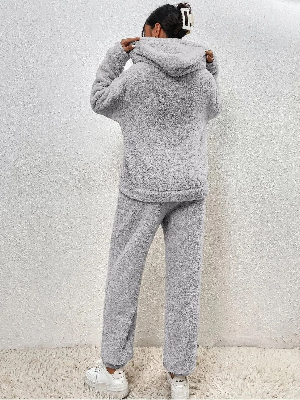 Hooded Teddy Fleece Loungewear Set for Women – Two-Piece Oversized Sweatsuit with Pocket – Cozy Winter Homewear Outfit | Thomler