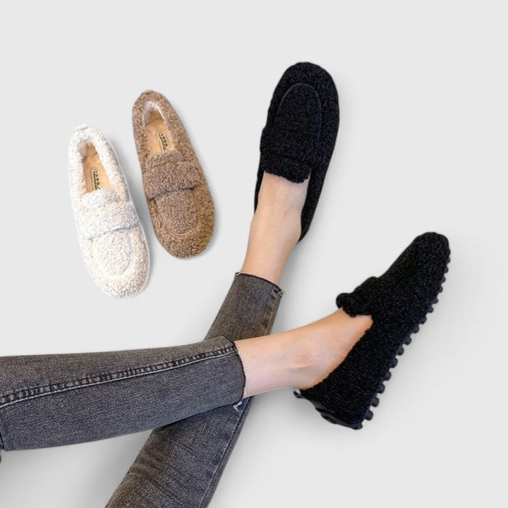 Women's Wool-Lined Slippers for Winter – Cozy Indoor-Outdoor Loafer Style House Shoes with Non-Slip Rubber Sole | Thomler