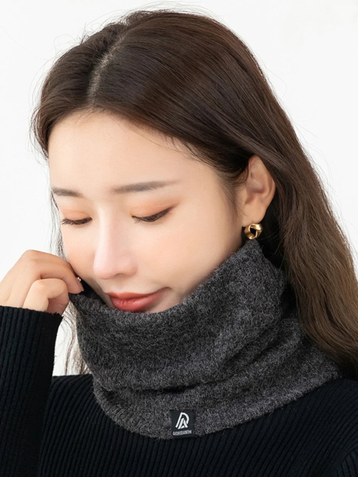 Plush Winter Neck Warmer Scarf – Soft Thermal Knit Wrap for Cold Weather Protection | Thomler