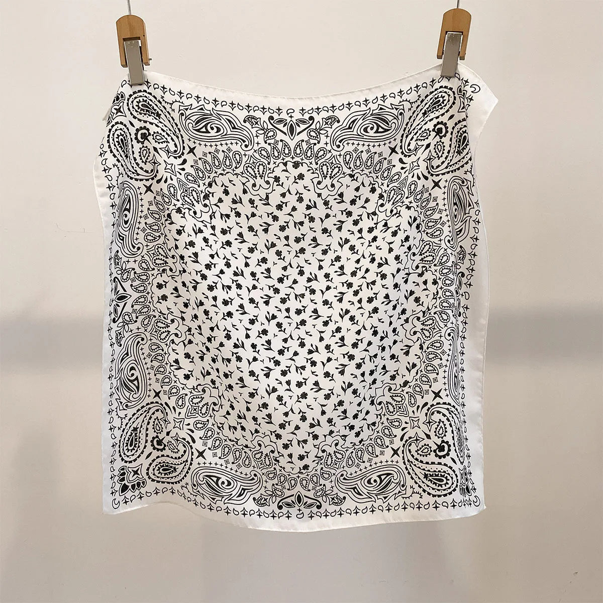 Lightweight Bandana Square Headscarf for Women – Versatile Neck & Hair Wrap in Printed Designs | Thomler