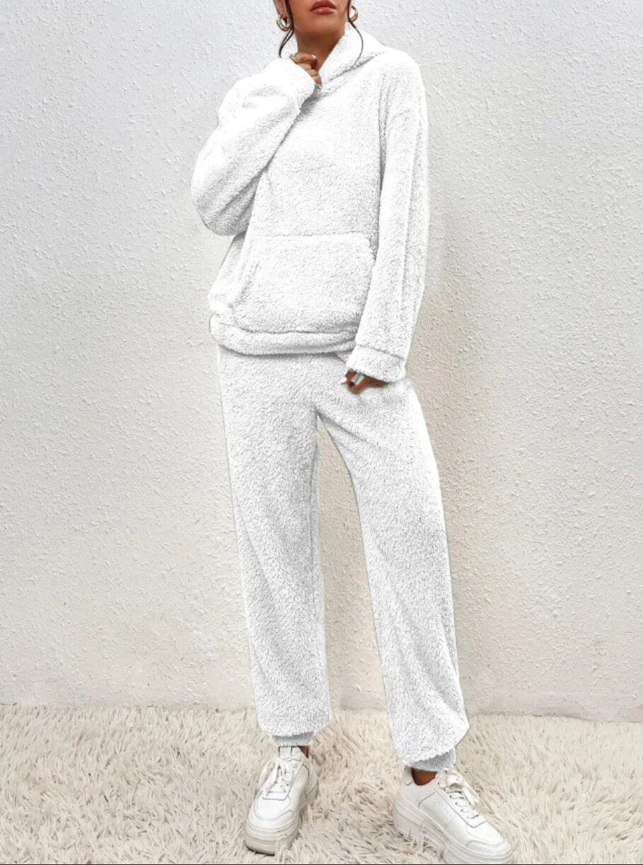 Hooded Teddy Fleece Loungewear Set for Women – Two-Piece Oversized Sweatsuit with Pocket – Cozy Winter Homewear Outfit | Thomler