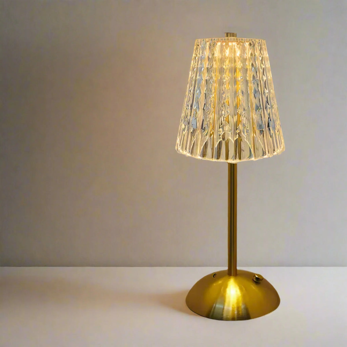 Battery-Powered Acrylic Desk Light with Touch Dimmer – Crystal-Style Accent Lamp | Thomler