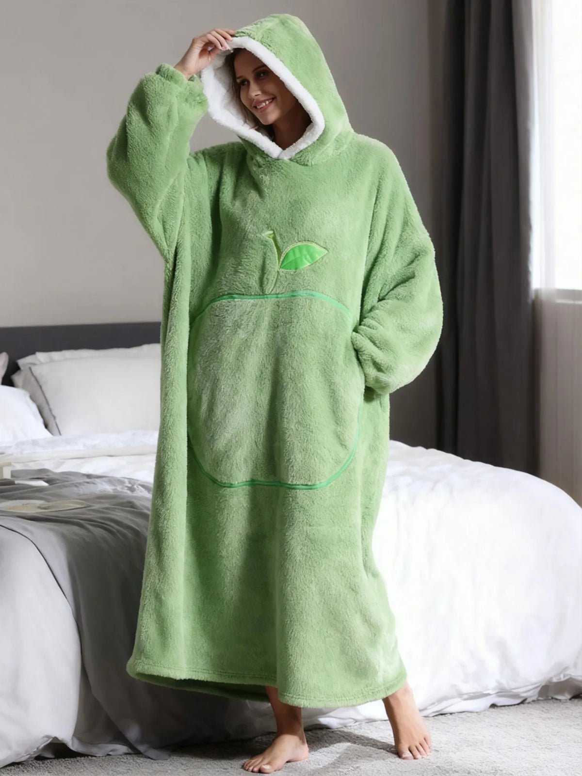 Oversized Wearable Blanket Hoodie with Sleeves – Plush Sherpa-Lined Loungewear for Adults – Cozy TV Throw Wrap for Home Relaxation, Winter | Thomler