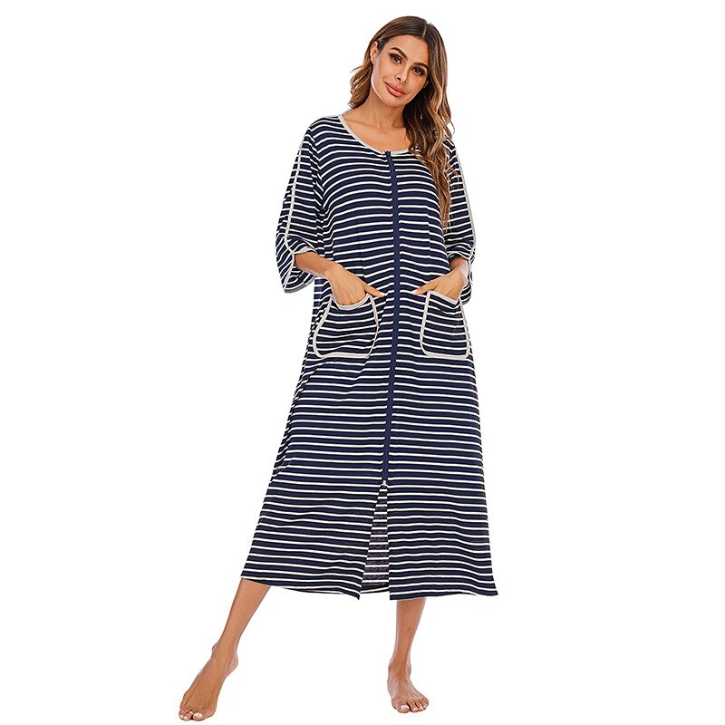 Zip-Front Hooded Bathrobe for Women – Soft Fleece Robe with Pockets & Full Zipper – Cozy Loungewear for Home, After Shower, Maternity | Thomler