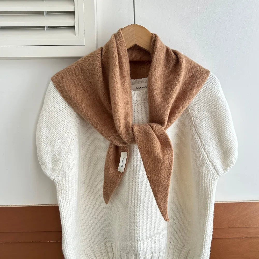 Pure Wool Triangle Shawl for Women – Cozy Knit Head Wrap Scarf Cold Weather Accessory Versatile Bandana Style | Thomler