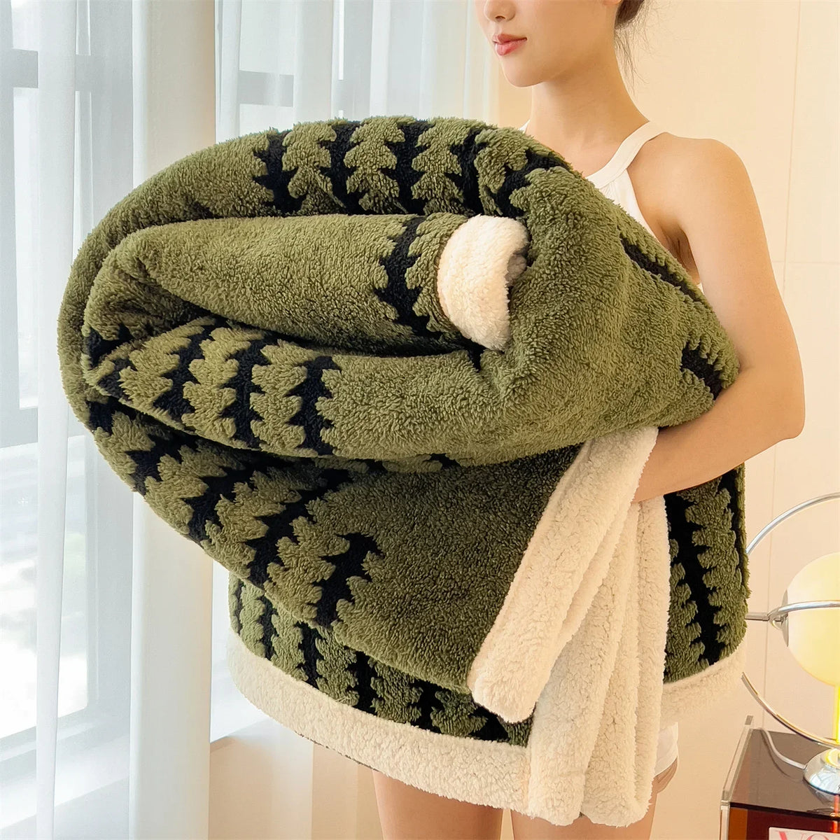 Reversible Sherpa Fleece Throw Blanket with Geometric Stripes for Couch, Bed & Bedroom – Ultra Soft Double-Sided Comfort Layer for Living | Thomler