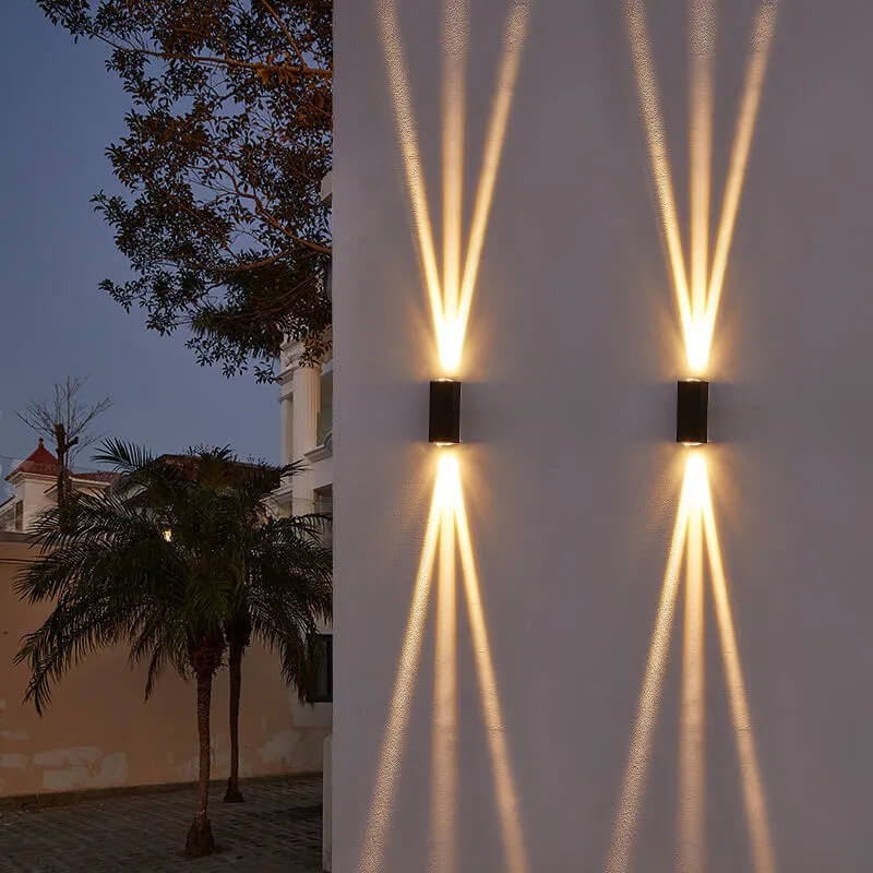 Dual-Beam Aluminum LED Wall Light for Indoor & Outdoor Use – Black Fixture with Warm, Cool, or Neutral Light | Thomler