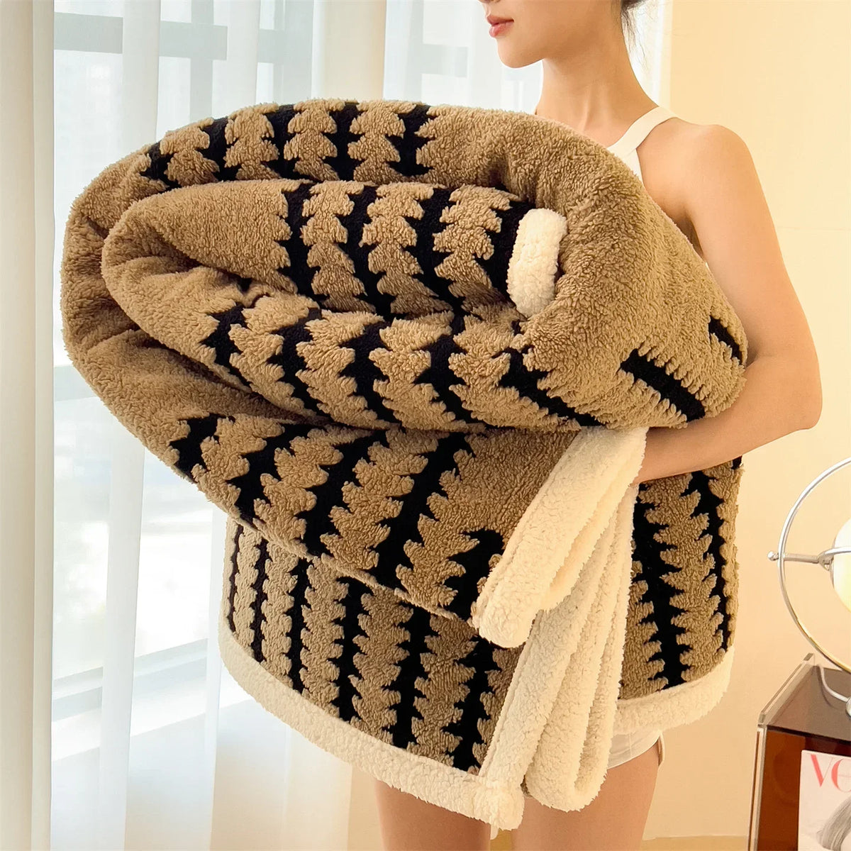 Reversible Sherpa Fleece Throw Blanket with Geometric Stripes for Couch, Bed & Bedroom – Ultra Soft Double-Sided Comfort Layer for Living | Thomler