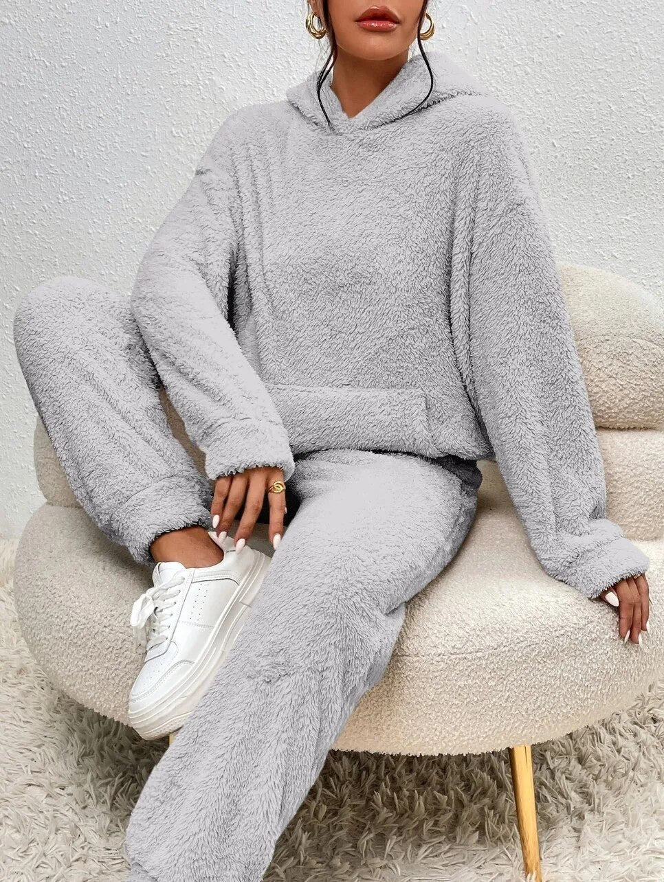 Hooded Teddy Fleece Loungewear Set for Women – Two-Piece Oversized Sweatsuit with Pocket – Cozy Winter Homewear Outfit | Thomler