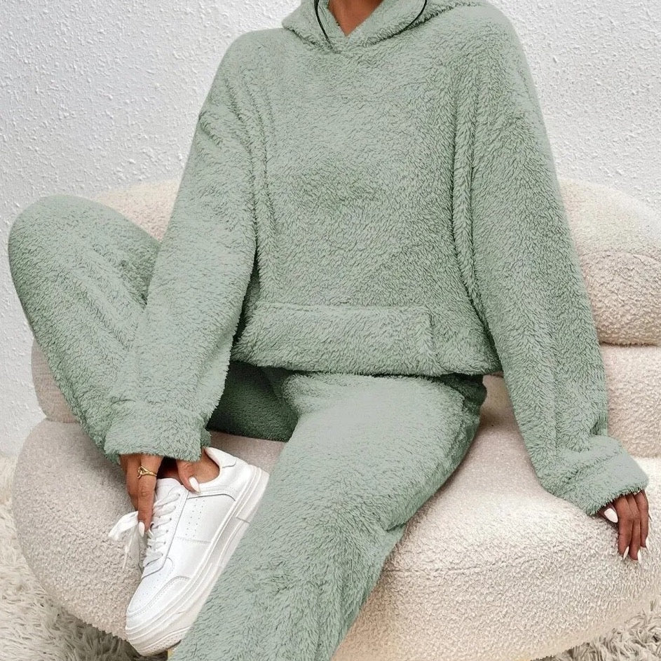 Hooded Teddy Fleece Loungewear Set for Women – Two-Piece Oversized Sweatsuit with Pocket – Cozy Winter Homewear Outfit | Thomler