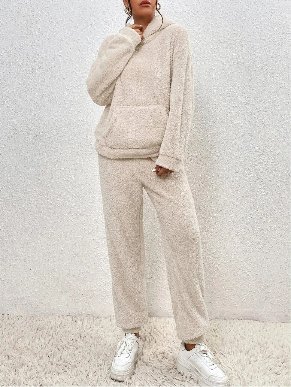 Hooded Teddy Fleece Loungewear Set for Women – Two-Piece Oversized Sweatsuit with Pocket – Cozy Winter Homewear Outfit | Thomler