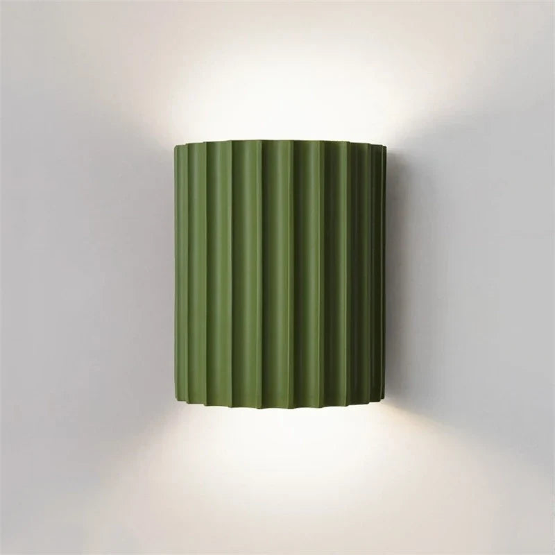 Textured Resin Wall Sconce with Upward & Downward Glow – Modern Ribbed Design for Bedroom, Living Room, Hallway – E27 Socket | Thomler