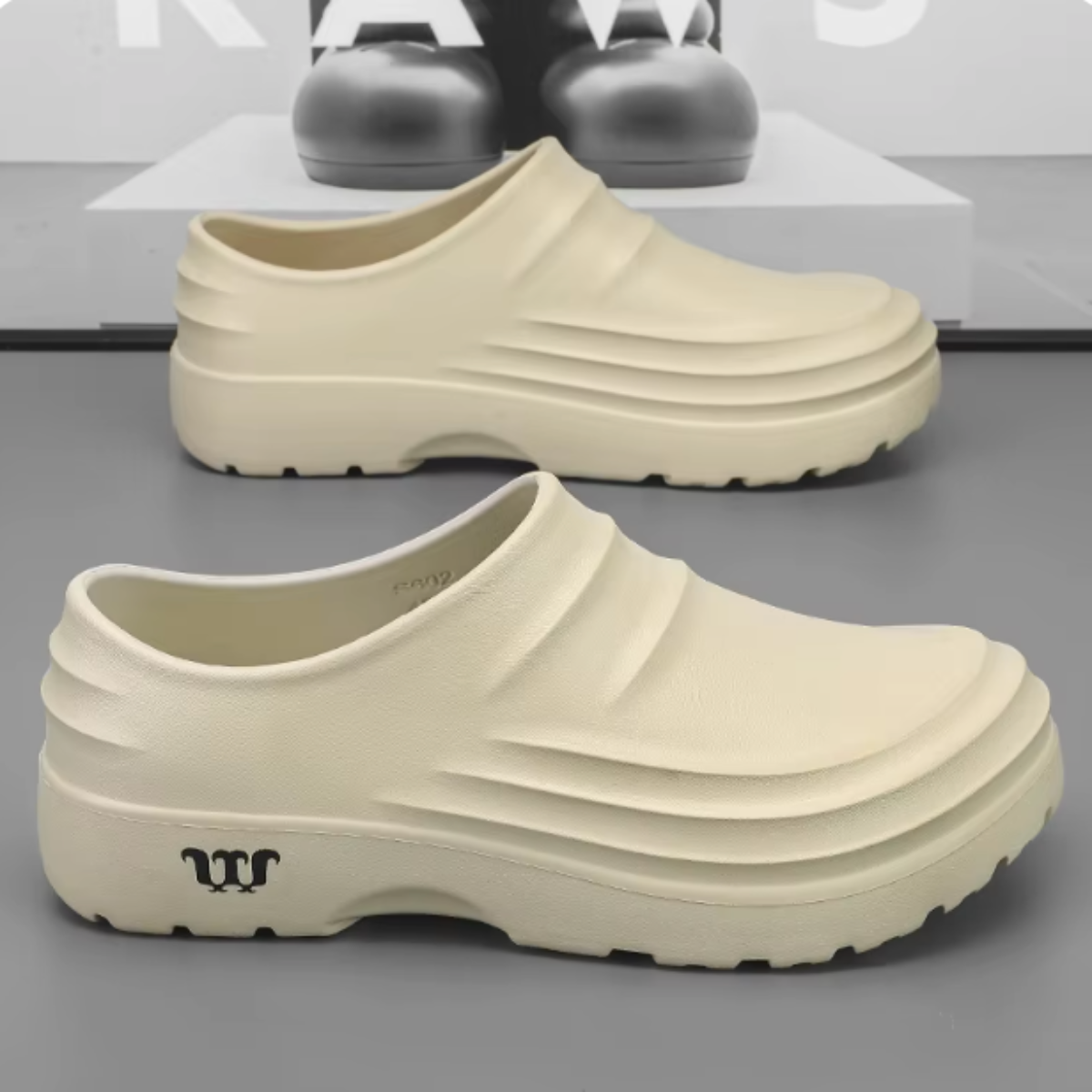Waterproof Orthopedic Clogs with Gel Cushioning for All-Day Comfort – Anti-Slip Work Shoes for Kitchen, Hospital & Garden Use | Thomler