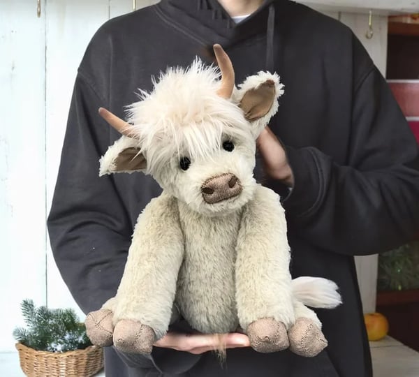 Handcrafted Scottish Highland Cattle Stuffed Animal with Flower Crown for Kids & Collectors | Thomler