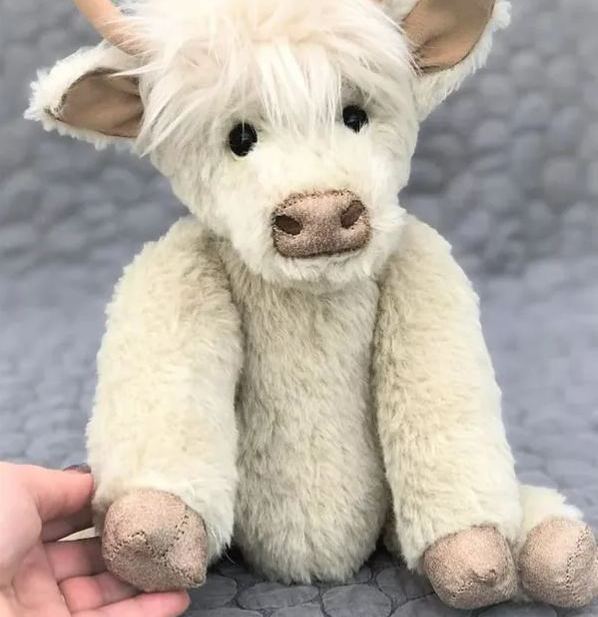 Handcrafted Scottish Highland Cattle Stuffed Animal with Flower Crown for Kids & Collectors | Thomler