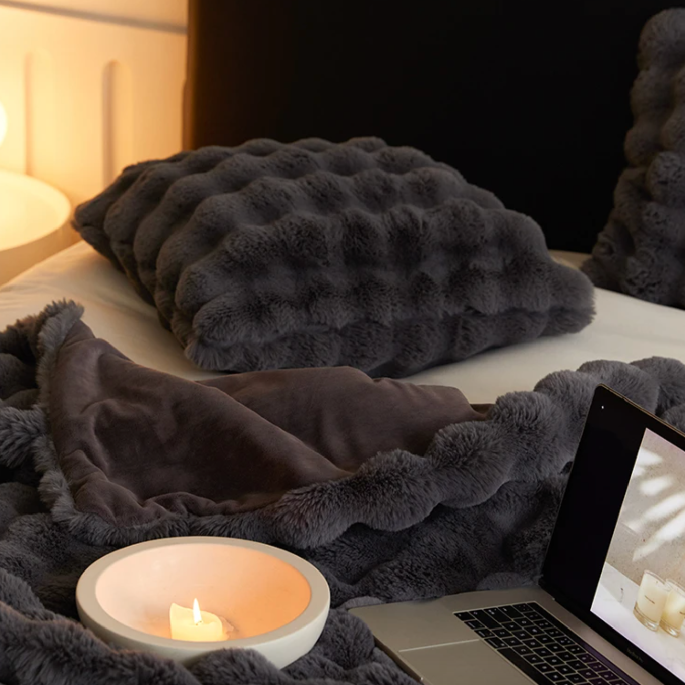Throw Blanket Faux Rabbit Fur 63 in x 79 in Soft Cozy Living Room Bedroom Decor | Thomler