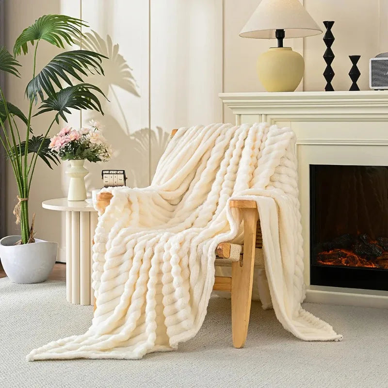 Ultra-Soft Coral Fleece Throw Blanket for Couch, Bed & Travel – Lightweight Plush Microfiber Warmth Layer – Year-Round Comfort Cover | Thomler