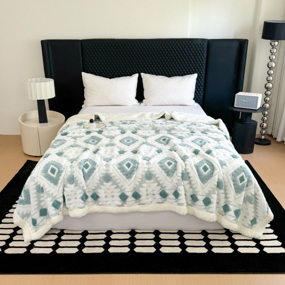 Diamond Pattern Two-Layer Microfiber Blanket for Bed Couch & Chair All Season Warmth Retro Style Soft Breathable Machine Washable | Thomler