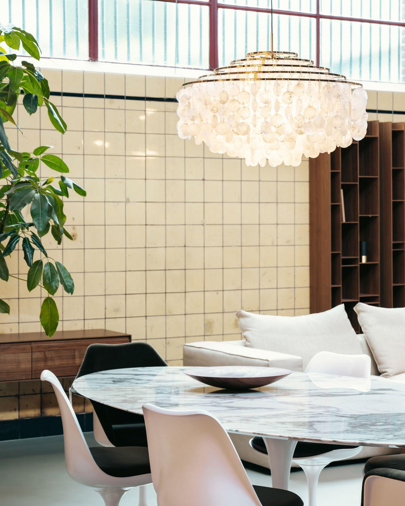 Cascading Shell Pendant Light Fixture Chrome Finish 28 Inches Adjustable Hanging Ceiling Lamp for Dining Room Kitchen Island Open Living Spa | Thomler