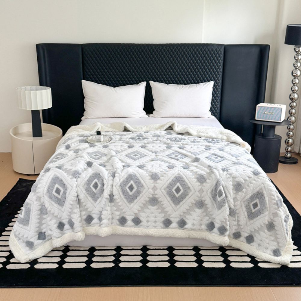 Diamond Pattern Two-Layer Microfiber Blanket for Bed Couch & Chair All Season Warmth Retro Style Soft Breathable Machine Washable | Thomler